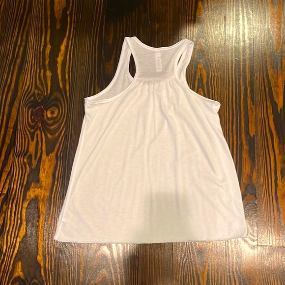 White tank, lightly worn - Picture 2 of 2